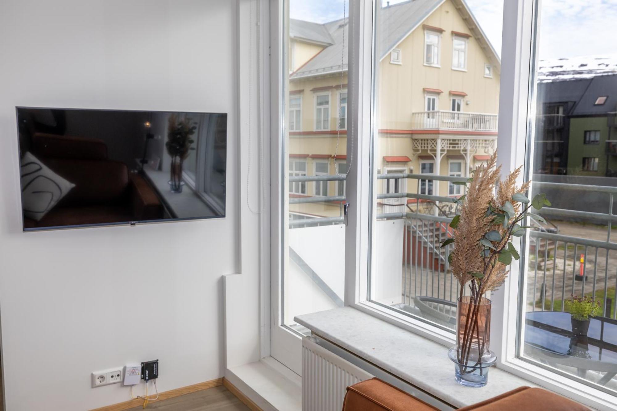 Charming Deluxe Apartment Ακουρέιρι Δωμάτιο φωτογραφία