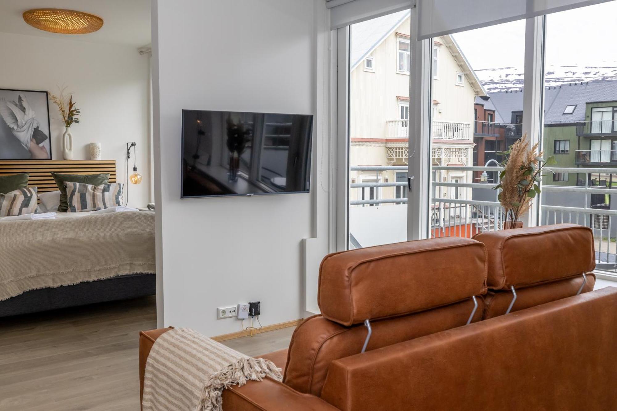 Charming Deluxe Apartment Ακουρέιρι Δωμάτιο φωτογραφία