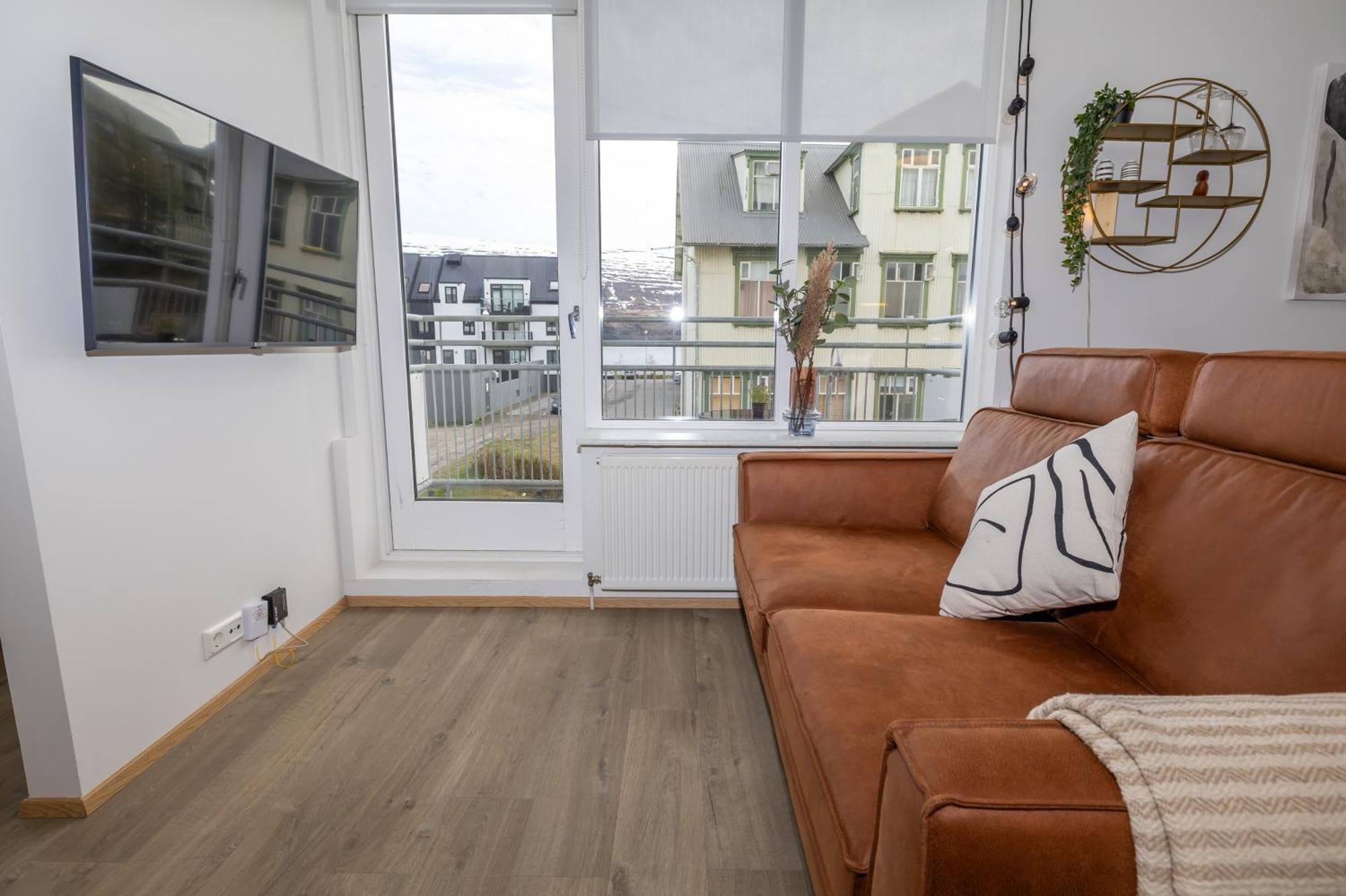 Charming Deluxe Apartment Ακουρέιρι Δωμάτιο φωτογραφία